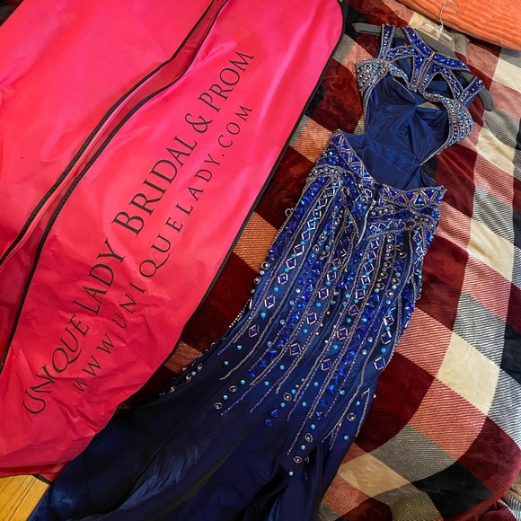 Prom dress ! - Picture 5 of 5